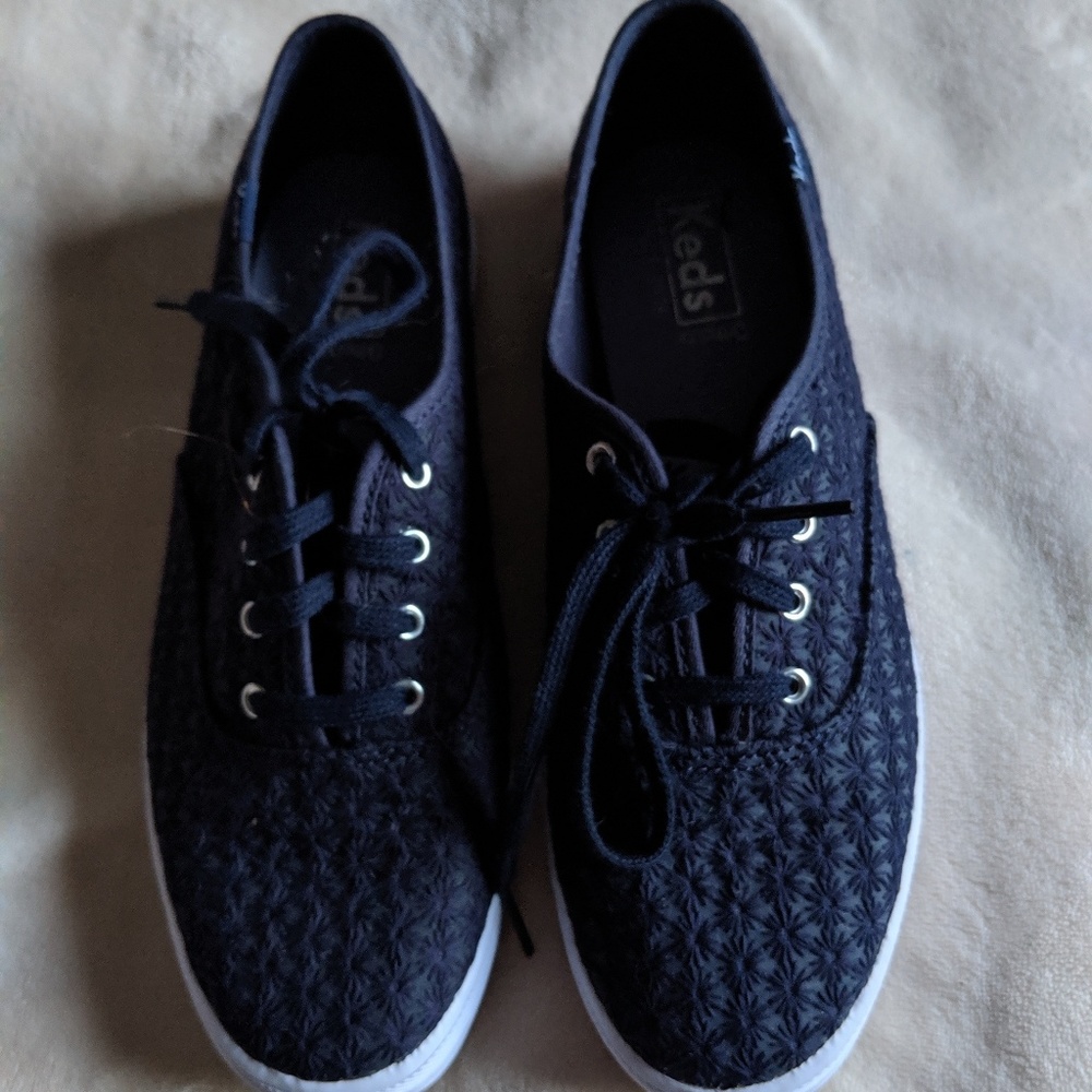 Keds navy blue sneaker with flower pattern